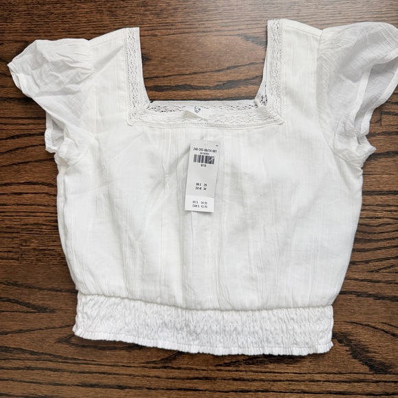 abercrombie kids Other - NWT Abercrombie Girls White Lace Trimmed Cropped Blouse - size 9/10
